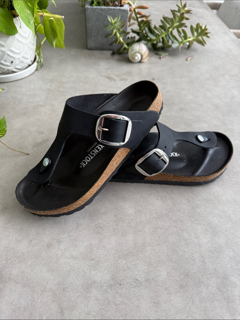 AUTHENTIC Birkenstock Gizeh Big Buckle Black Oiled Leather Sandals – Worn Once!